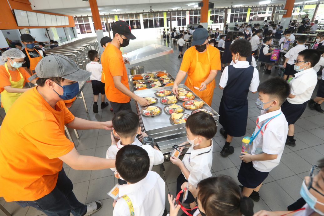 大都会/封面/专访康乐华小食堂自助餐