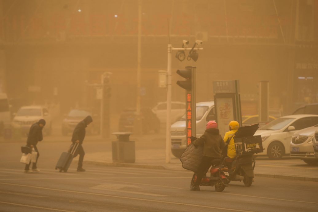 大风、大雾、沙尘暴夹击！北京空气已达严重污染
