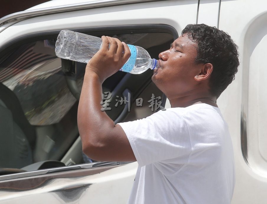 天气热到受不了！卫生部促减少户外活动多喝水