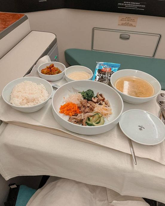 开箱冠军飞机餐！英国旅游记者实测“这家航空餐点比餐厅好吃”
