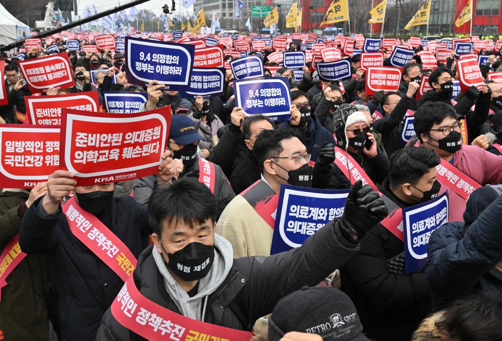 最后通牒 韩国将吊销4900名罢工医生的行医执照