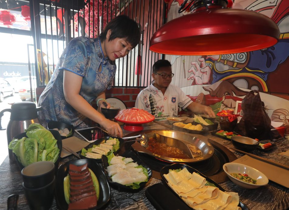 柔：今日面谱（3月28日见报）：知性女子王瑞文