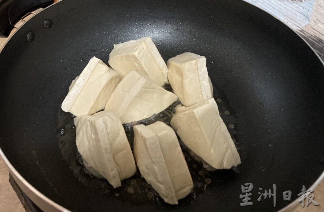 柔：食客指路之私房好菜（3月5日见报）：彭文兰客家酿豆腐