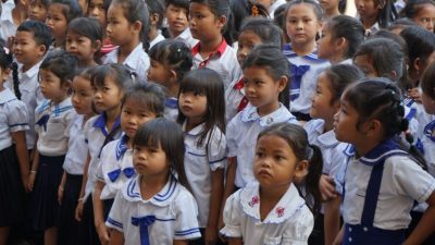 柬女生入学率稳步上升 男女受教育差距缩小