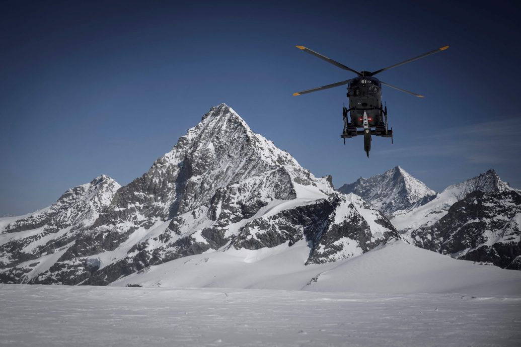 瑞士滑雪客5死1失踪 搜救行动受恶劣天气影响