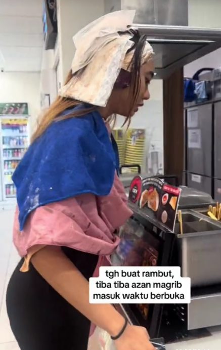 视频|开斋时间顾不得头发未染好 女子戴发夹锡箔纸跑商店买食物