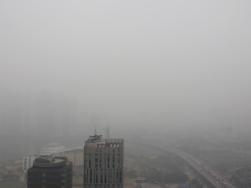越南河内空污世界第一 全城雾茫茫外送员叫苦