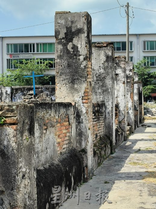 （古城封底主文）《用眼睛去旅游》：圣劳伦斯教堂遗址