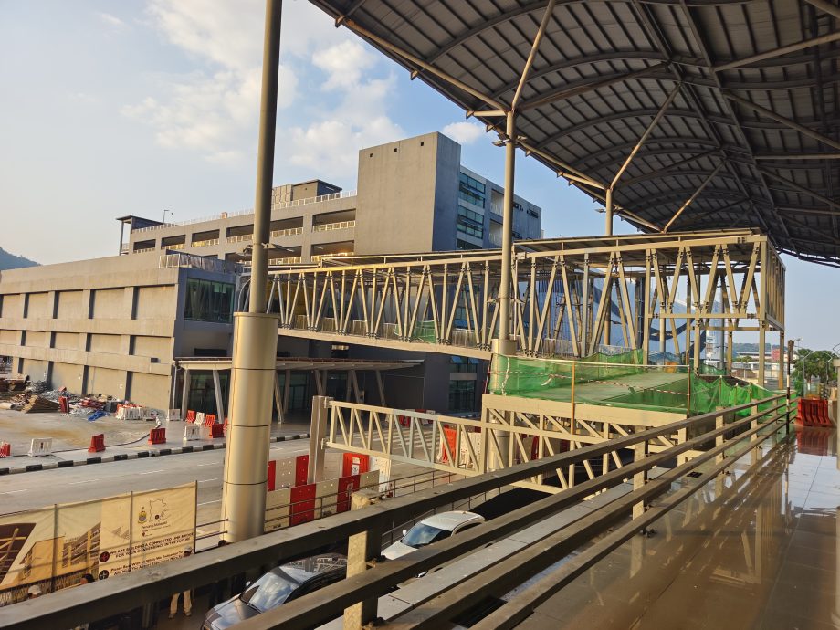 （大北马）槟机场航站楼及多层停车场衔接桥 料下月27日竣工
