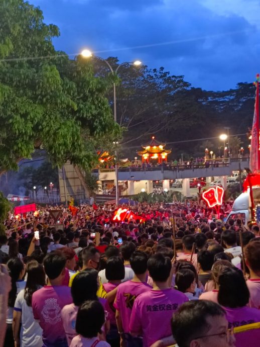 （已签发）柔：众神夜游新山万人空巷 热闹非凡