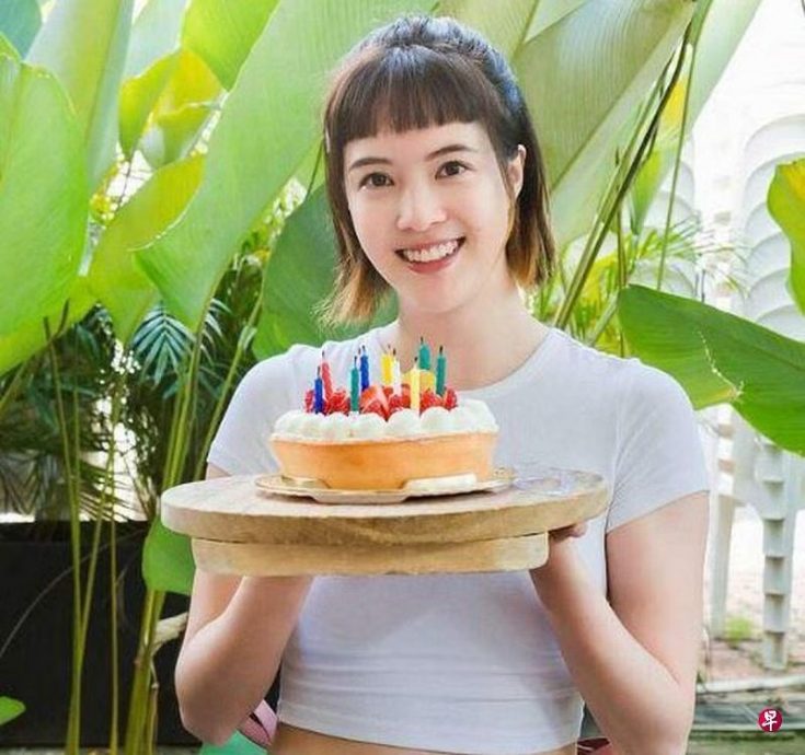 （已签发）柔：狮城二三事：洪慧芳视讯献生日祝福 女儿郑颖感动落泪