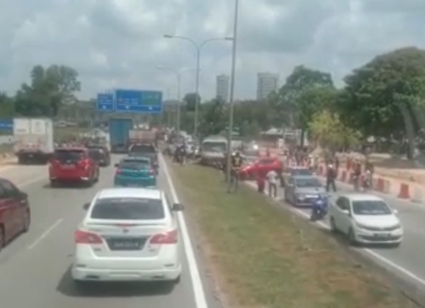 （已签发）柔：视频｜巴西古当大道再酿连环车祸，视频疯传警方调查中