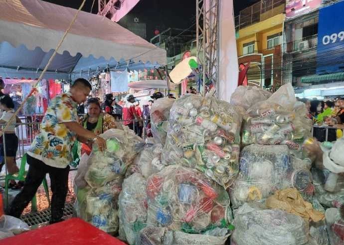 3天泼水节庆典 曼谷考山路垃圾达116吨