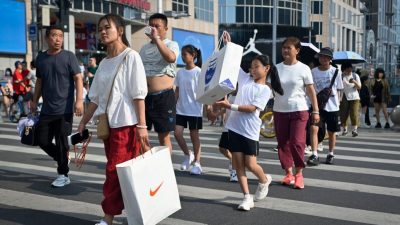 中国卷不动年轻人离开大城市  连锁品牌爱上舍得消费小地方