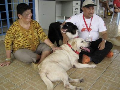 【人与动物的陪伴关系／03】狗医生出动，为残障中心传送欢乐