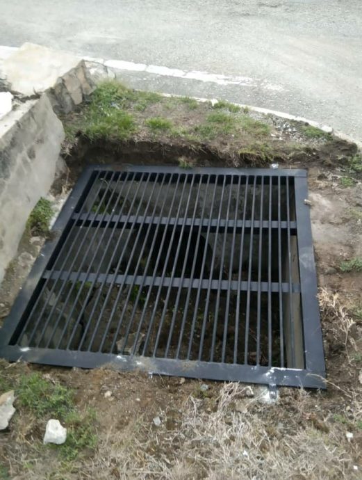 东：淡马鲁市议会委任承包商修复文德甲市区淡马鲁路5幅新的沟渠铁盖