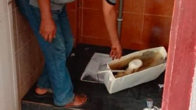 清真寺女厕马桶水箱发现男婴尸体