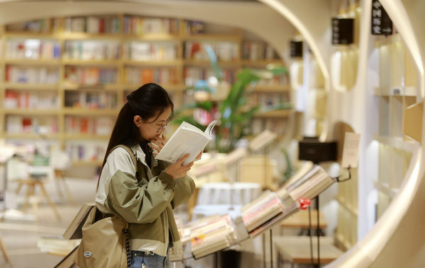 中国人均每天看书23.38分钟　30%以上民众有使用网路“听书”习惯