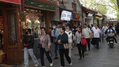 中国国出入境人员 今年首季超1.41亿人次