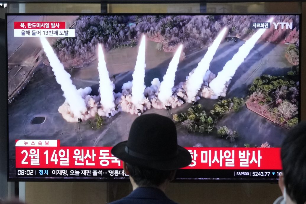 今年第三次发射 朝鲜朝日本海发射中程弹道导弹