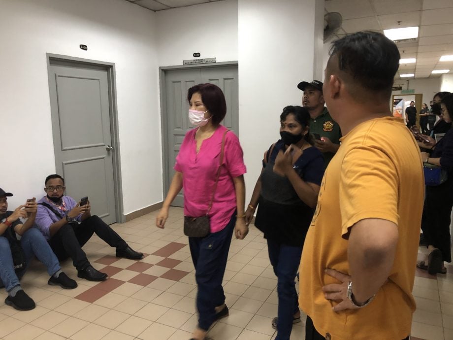 全國：華裔母子與印尼鴇母被控出於行剝削目的，誘騙2女子賣淫