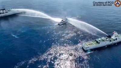 南海黄岩岛再起事端 菲律宾：中国海警朝菲船发射水炮