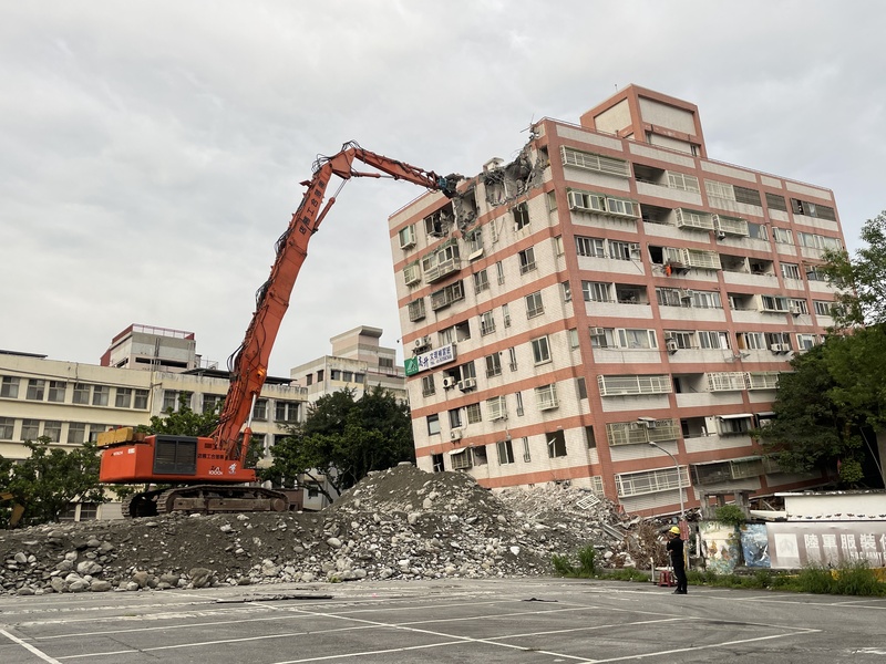 台湾1300起余震 网民议论：2024年度代表字可以确定了？