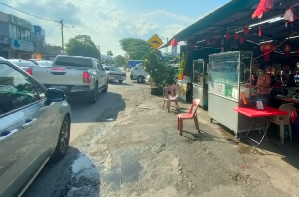 大都会/甲洞卫星市美嘉斯杜亚道路边摊造成交通问题