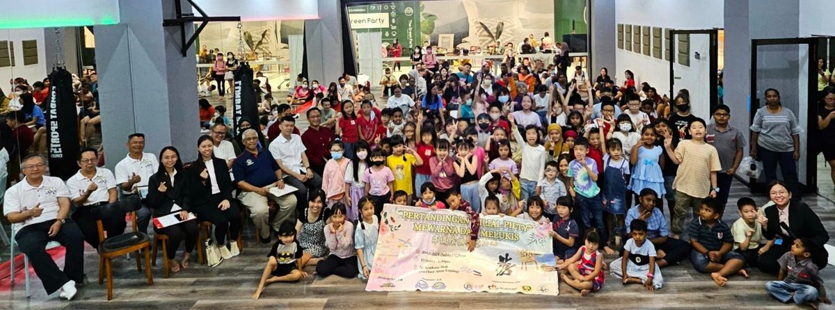 孝道文比画比赛获200名学生家长参与促进亲子关系