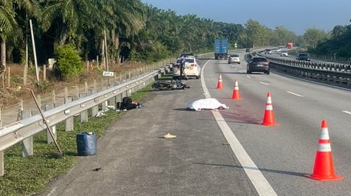 学院生独骑摩托车 在大道失控遭罗里撞毙