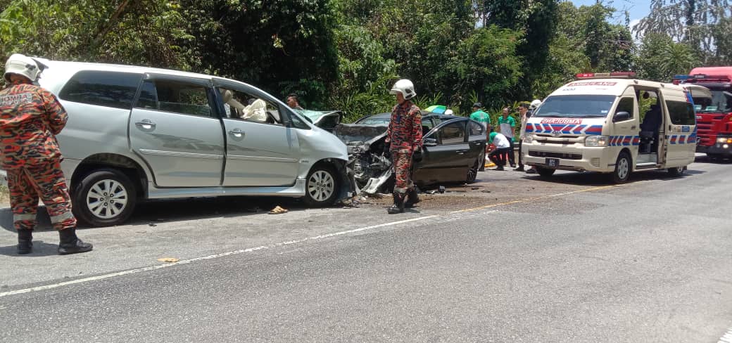 宜力东西大道死亡车祸 警：轿车疑失控与休旅车迎面撞