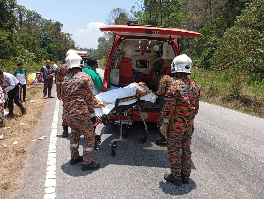 宜力东西大道死亡车祸 警：轿车疑失控与休旅车迎面撞