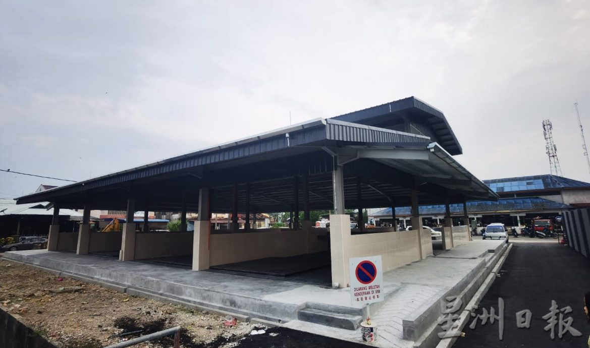 房地部拨款的爱大华巴刹与马坡村篮球场皆已竣工