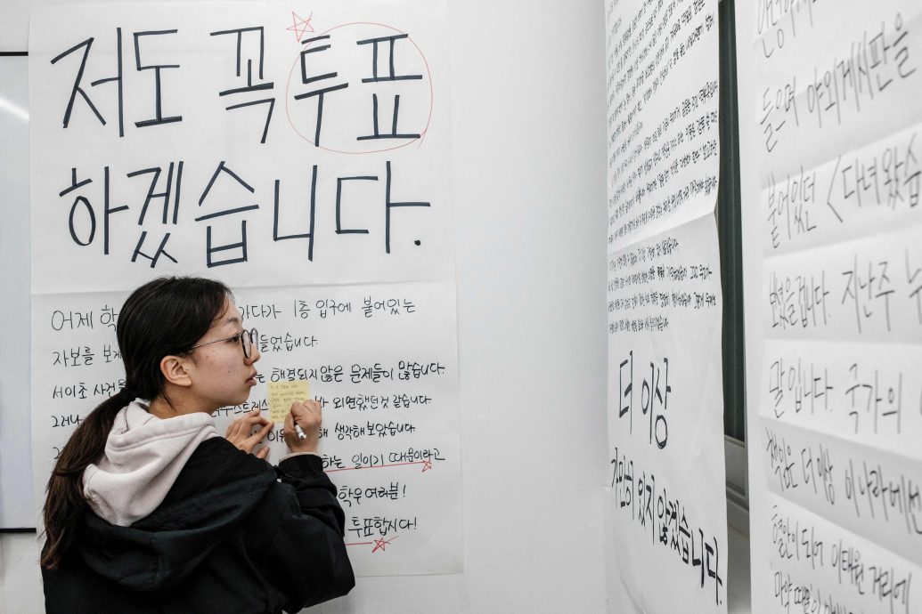  投票率低 韩国年轻人称政府让他们感到失望