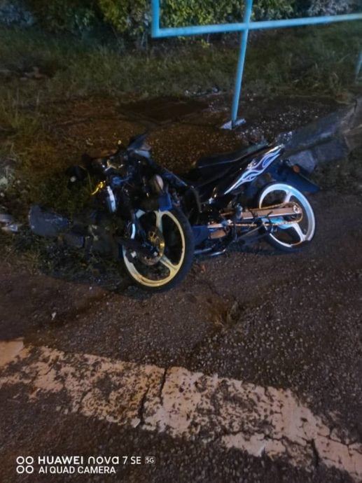 摩托轿车相撞 两名青年当场丧命
