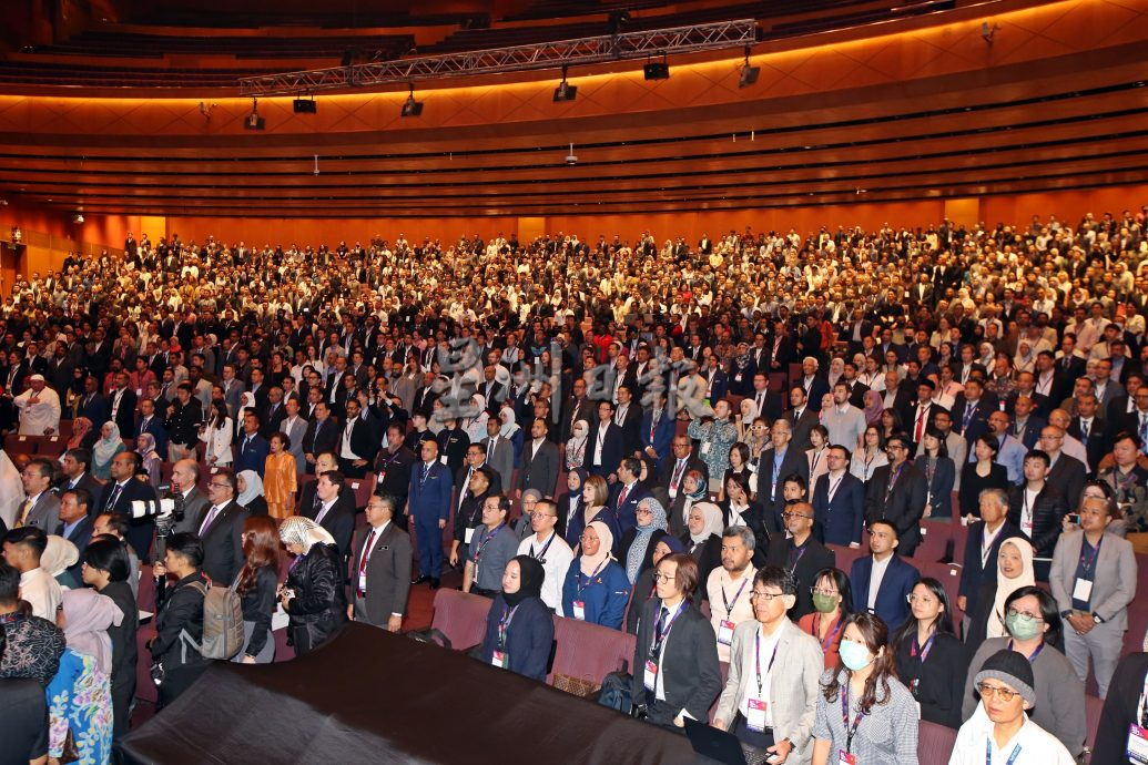 数千国内外投资者踊跃参与KL 20峰会。（陈世伟摄）
