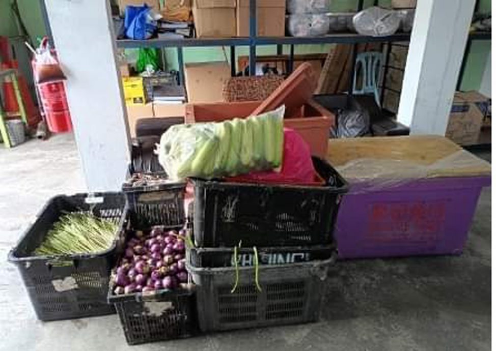 曼绒市议会充公 置停车位蔬菜 渔获