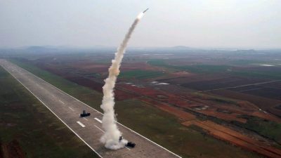 朝鲜测试战略巡航导弹超大弹头威力 称与地区局势无关