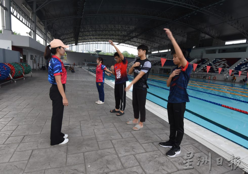 柔：【特稿】 8月出征砂拉越马运会  柔州6名游泳健儿积极备战