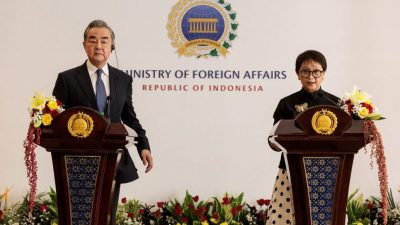 王毅：中国与印尼希望维护区域和平与稳定