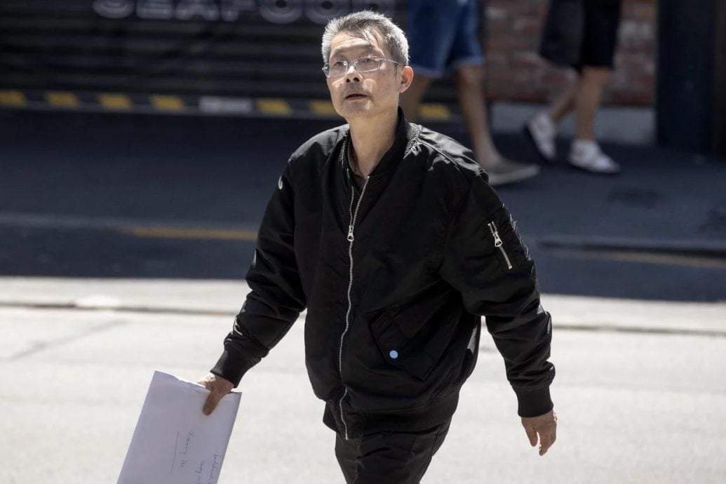男子賣電子煙給兒童 庭審期間逃回中國