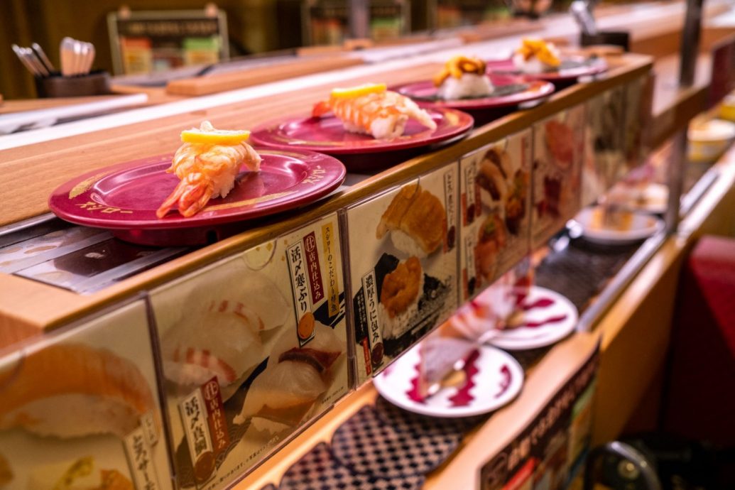 看世界)日回转寿司店接连爆食物中毒 45人上吐下泻