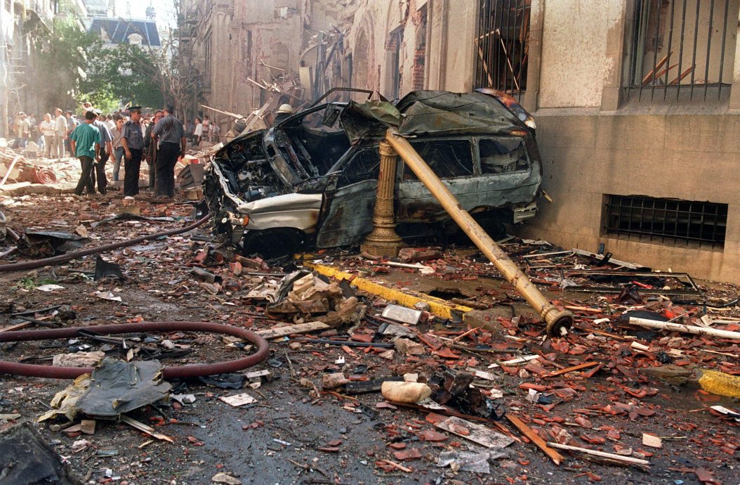 看世界/阿根廷1990年代两大攻击案逾百死 法院归咎伊朗