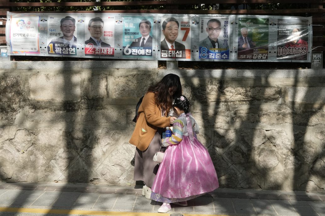 社媒加剧韩国的“仇恨政治”  分析：忧暴力行为会增加