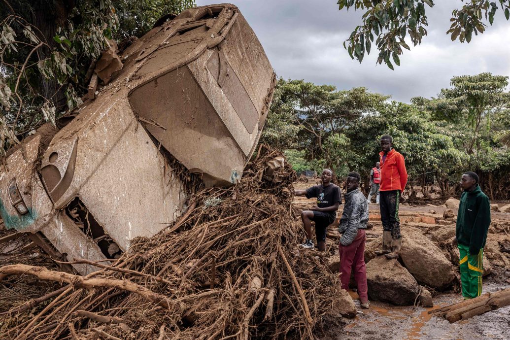 肯雅连周暴雨大坝决堤房屋被夷平  至少45死数十人失踪 
