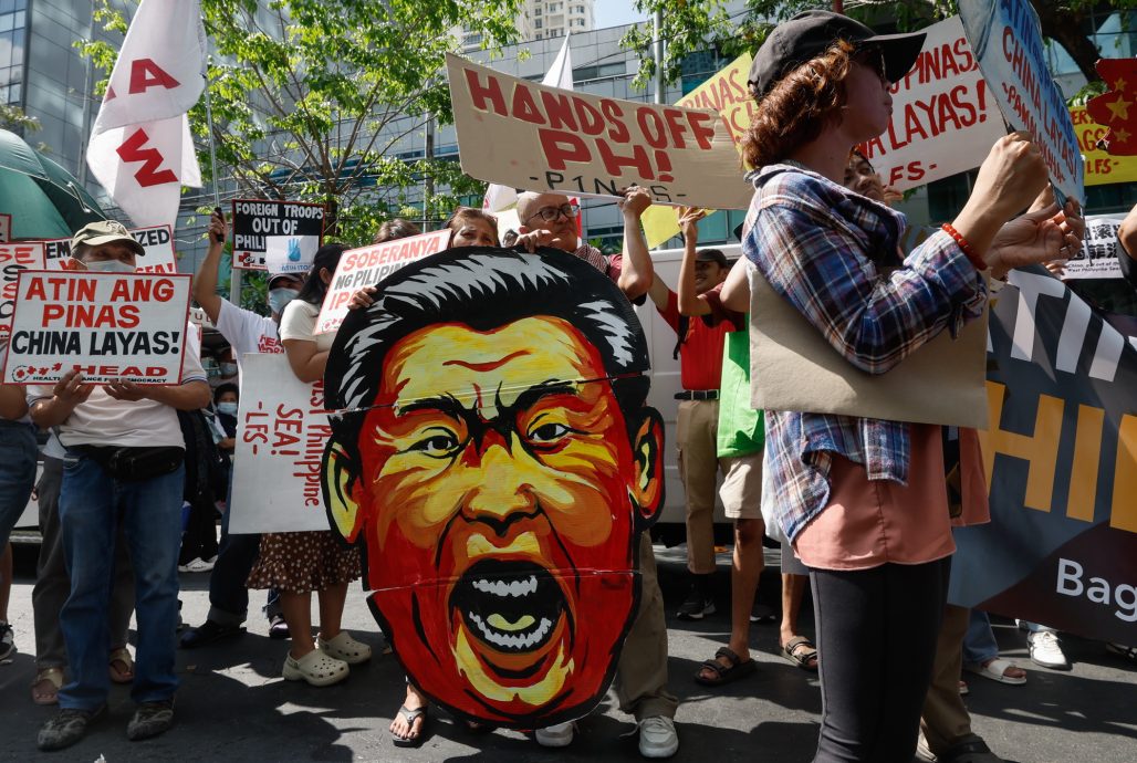 菲律宾示威者谴责中国海上“侵略”