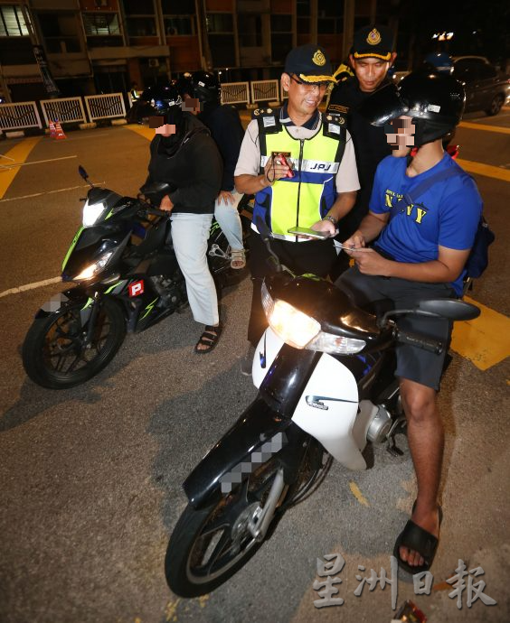 霹陆交局取缔​违规车 无路税车险上路 捉！