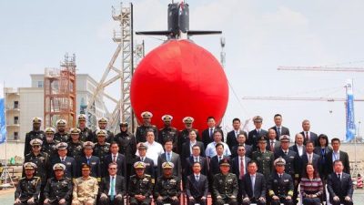 首艘“麒麟级”潜舰下水  巴基斯坦向中国买8艘