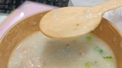 香港最严限塑令 餐厅供“扁平木匙羹” 喝粥舀到崩溃