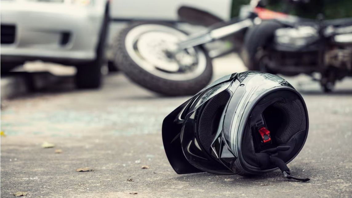 （已签发）柔：狮城二三事：摩托车和罗里快速公路相撞 24岁男骑士当场丧命